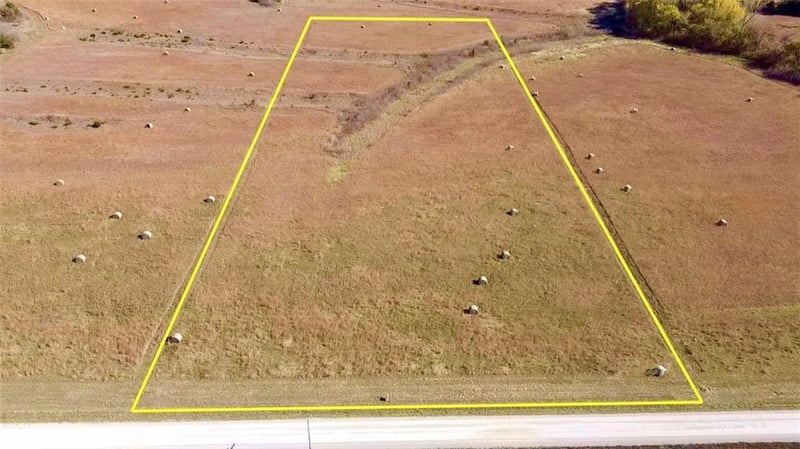 Lot 3 238th St, Tonganoxie, KS 66086