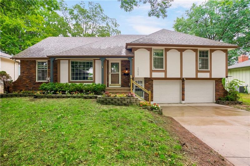 12629 Sycamore Ave, Grandview, MO 64030