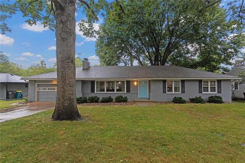 6800 W 66th St, Overland Park, KS 66202