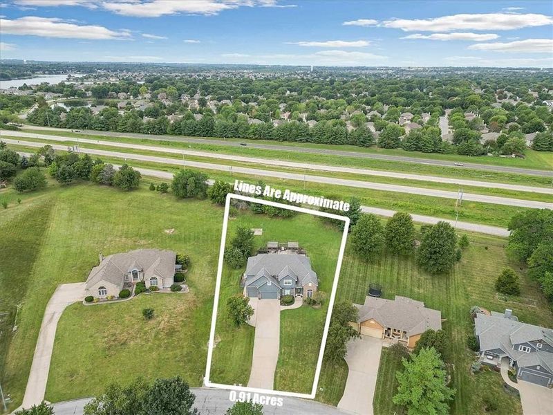 4116 SE Paddock Dr, Lee's Summit, MO 64082