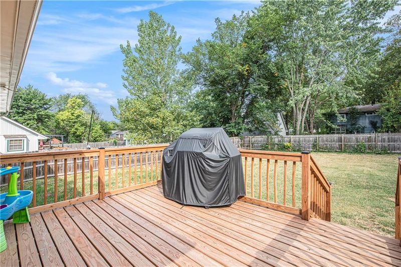 405 E Rose Cir, Odessa, MO 64076