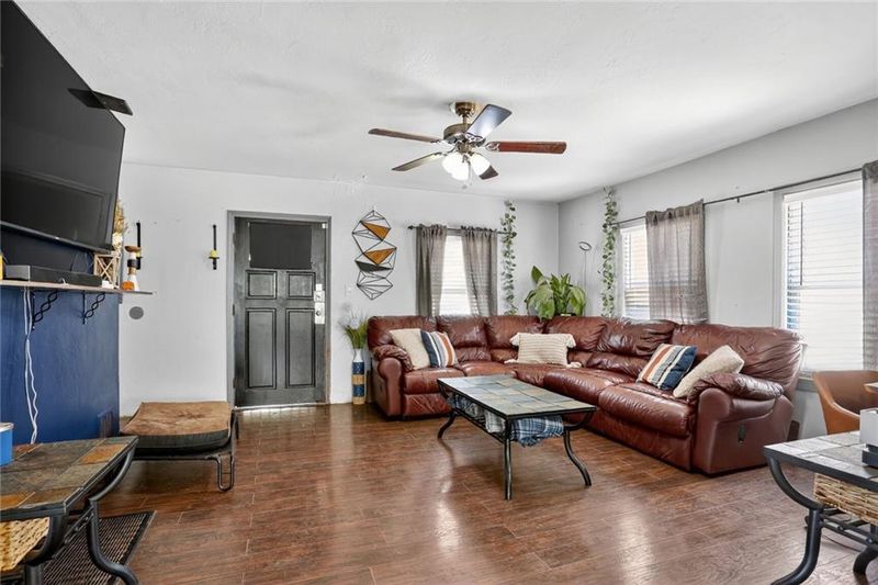 6707 E 66th St, Kansas City, MO 64133