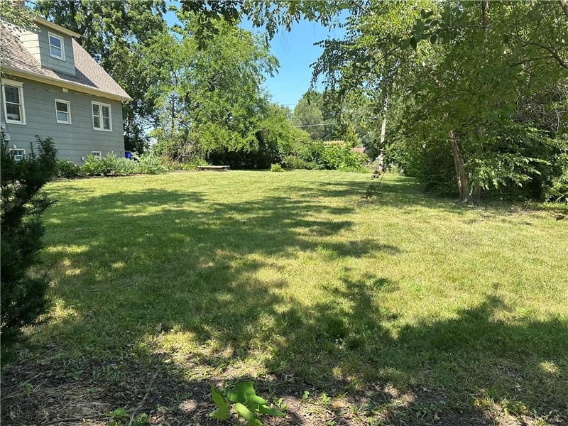6904 W 79th St, Overland Park, KS 66204