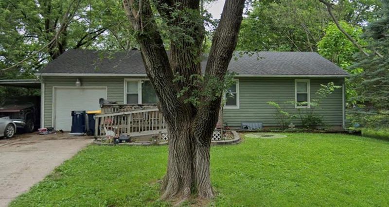 8306 E 110th St, Kansas City, MO 64134
