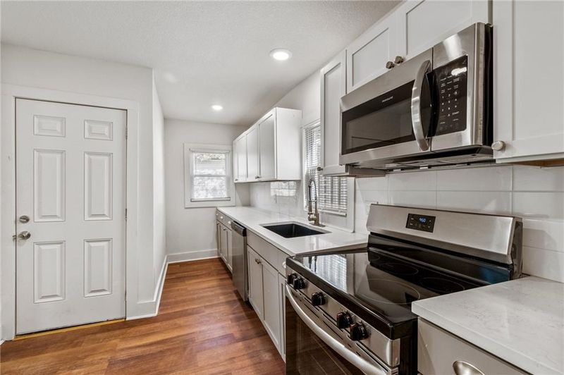 3801 Agnes Ave, Kansas City, MO 64128