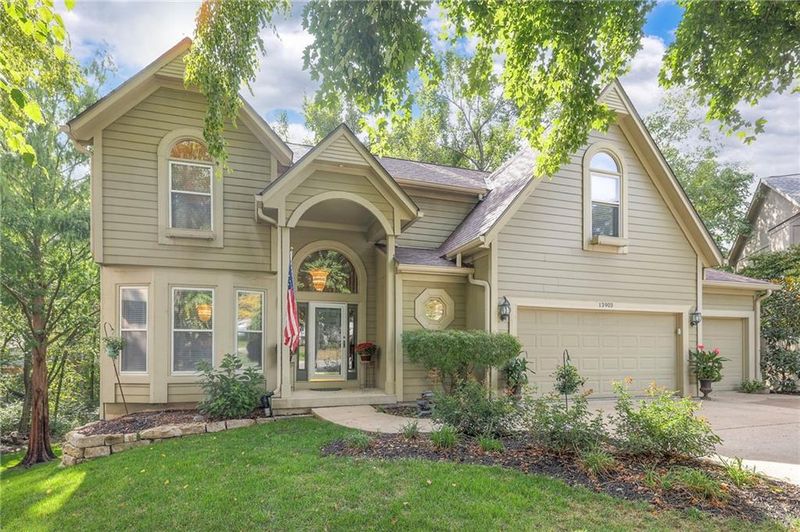 13903 W 71st Pl, Shawnee, KS 66216
