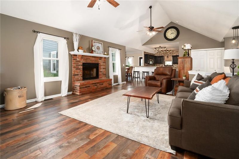 15 E 1700 Rd, Baldwin City, KS 66006