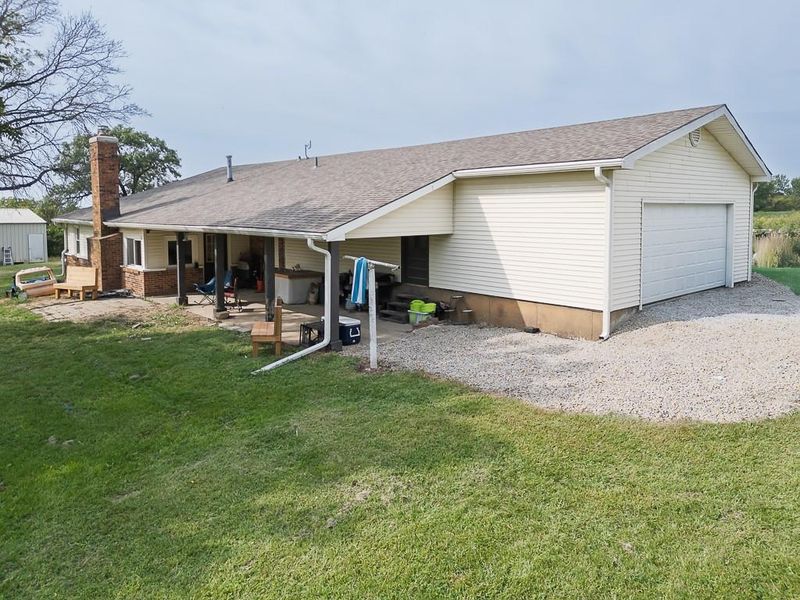 15270 Union Rd, Winchester, KS 66097