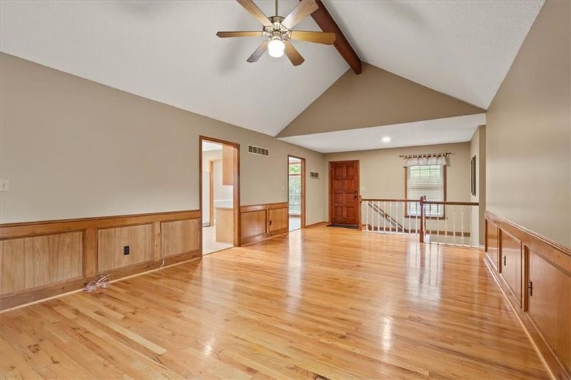 3607 NE Stanton St, Lee's Summit, MO 64064