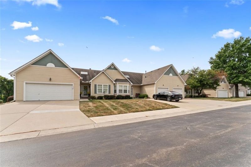 4326 S Milton Dr, Independence, MO 64055