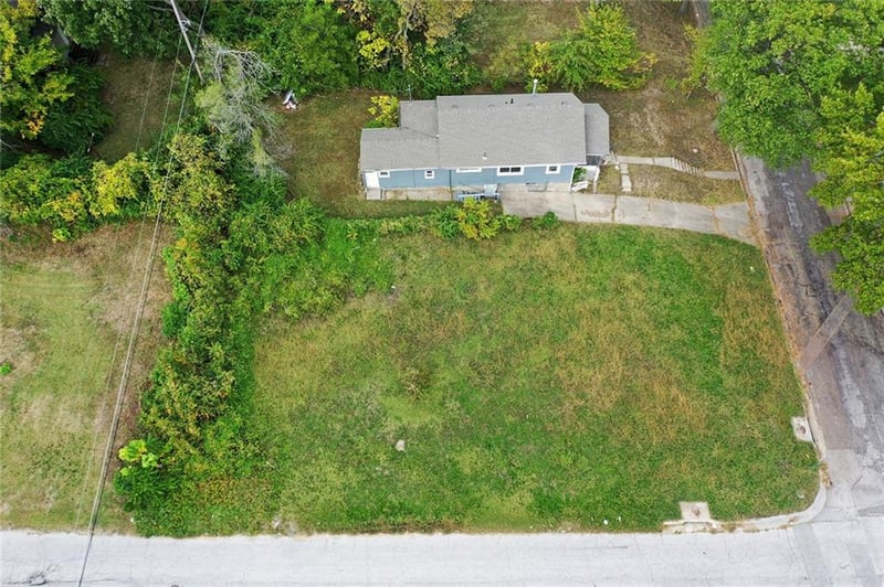 5650 Agnes Ave, Kansas City, MO 64130