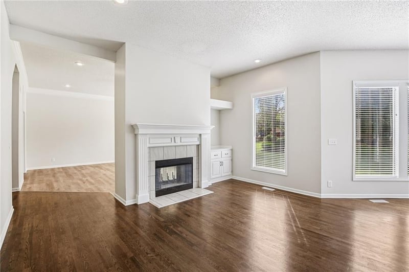 14157 Bond St, Overland Park, KS 66221