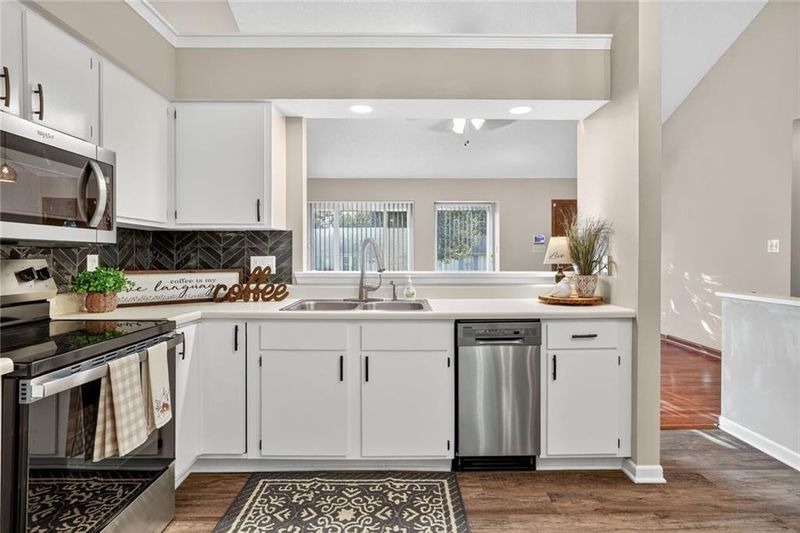 706 N 2nd St, Lansing, KS 66043