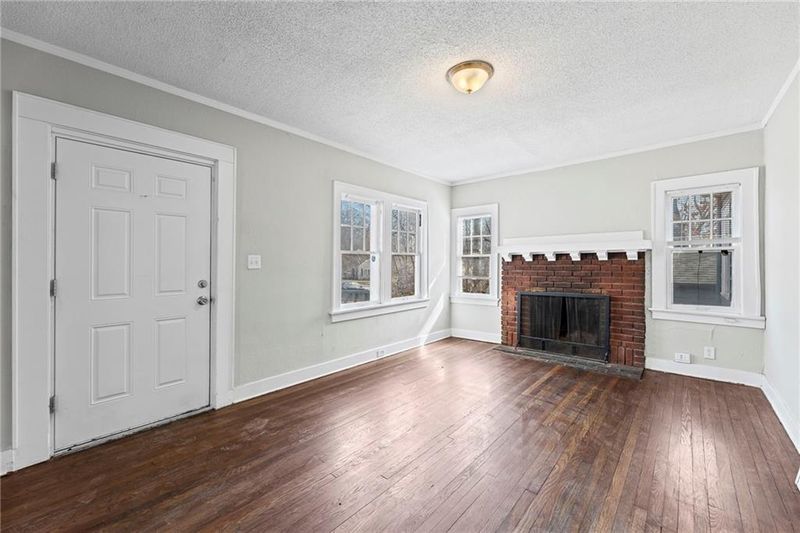 7570 Olive St, Kansas City, MO 64132