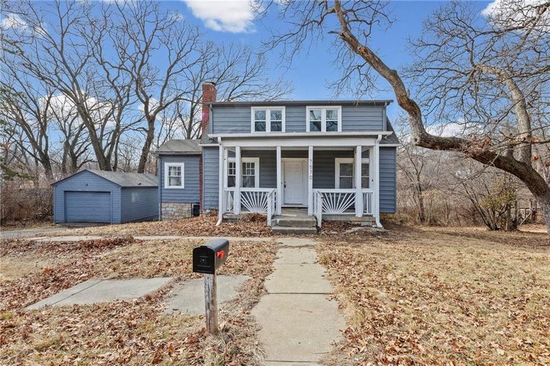 7570 Olive St, Kansas City, MO 64132