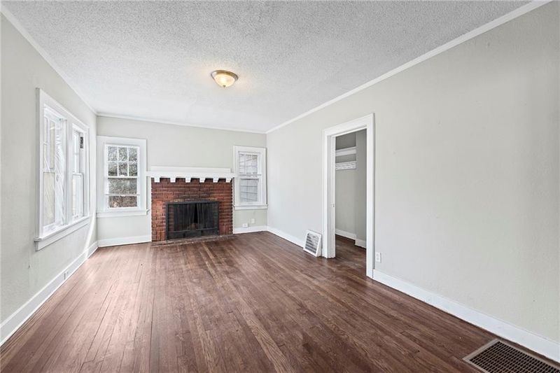 7570 Olive St, Kansas City, MO 64132