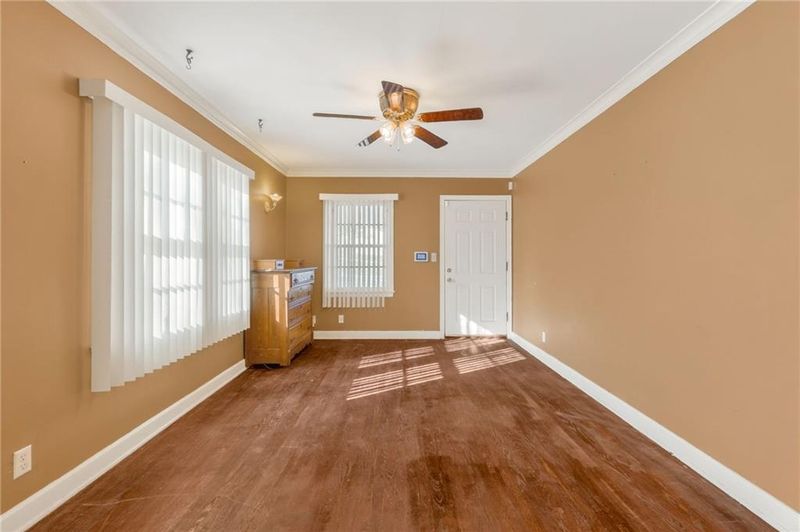 4013 NE Chaumiere Rd, Kansas City, MO 64117