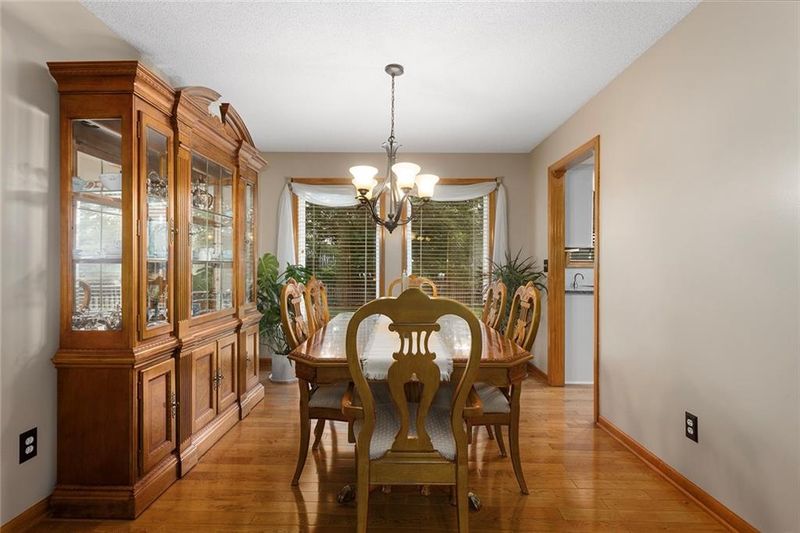 7507 N Lewis Ave, Kansas City, MO 64158