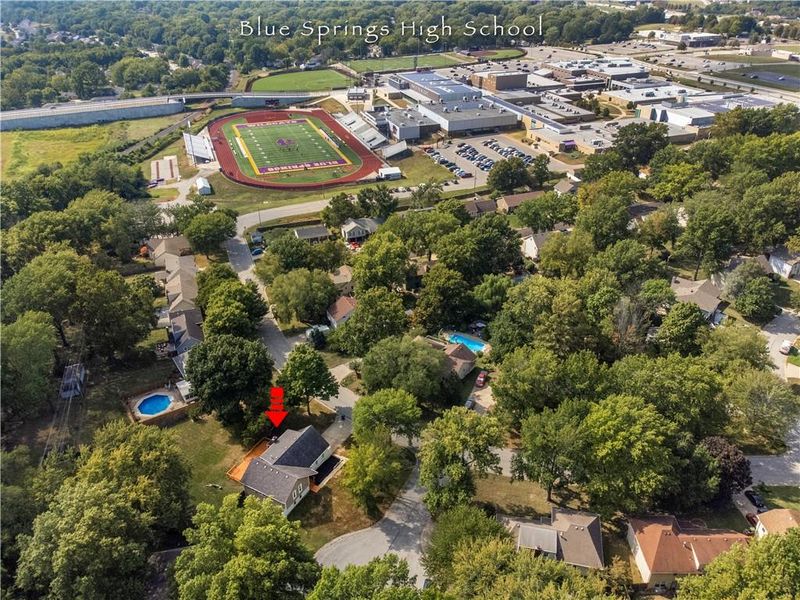 1812 NW Willowbrook Dr, Blue Springs, MO 64015