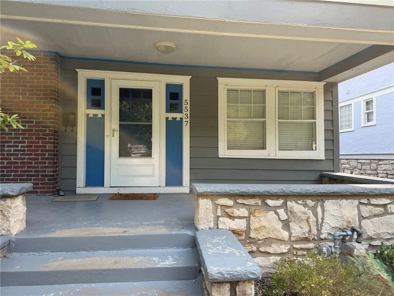 5537 Holmes St, Kansas City, MO 64110