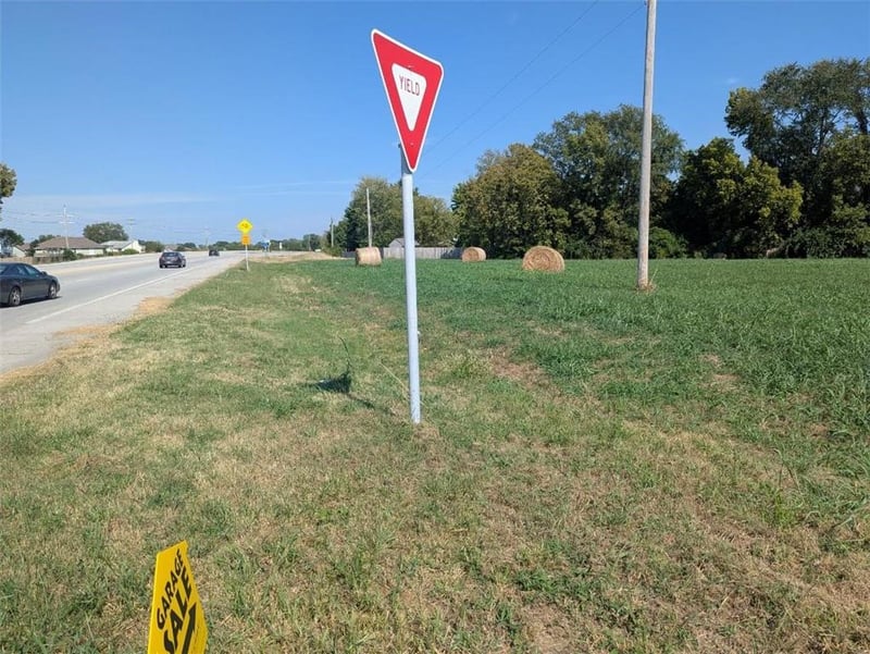 24 Hwy & Davis Rd, Independence, MO 64057
