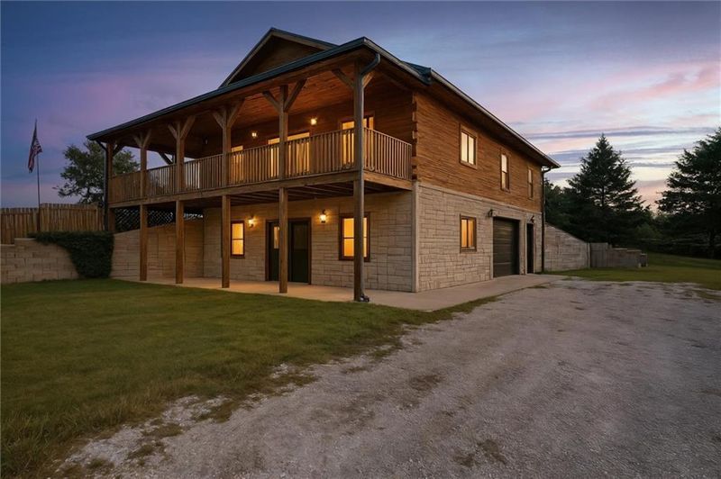 38085 W 124th St, Richmond, MO 64085