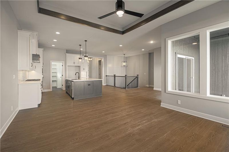 1512 SW Arborpark Ter, Lee's Summit, MO 64082