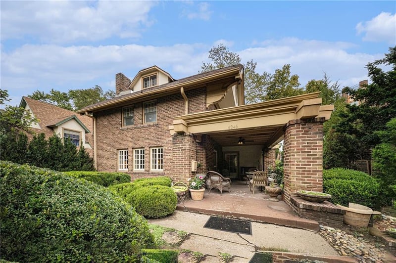 4345 Locust St, Kansas City, MO 64110