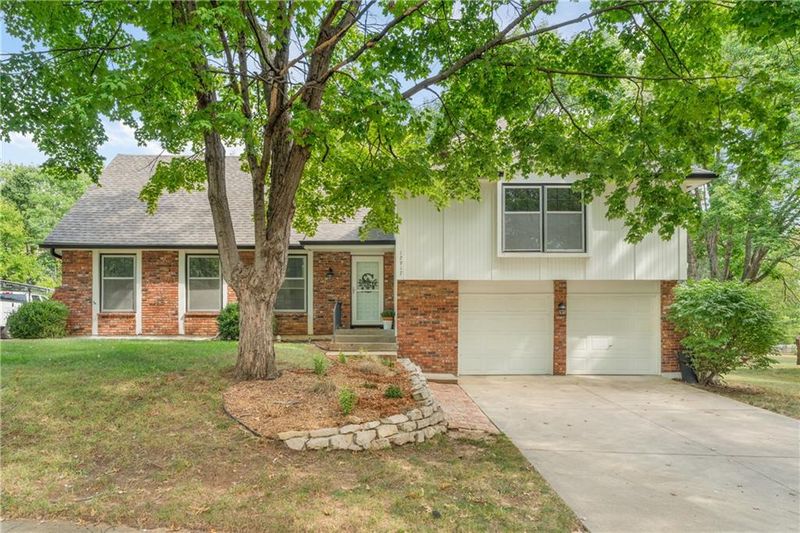 12917 Locust St, Kansas City, MO 64145