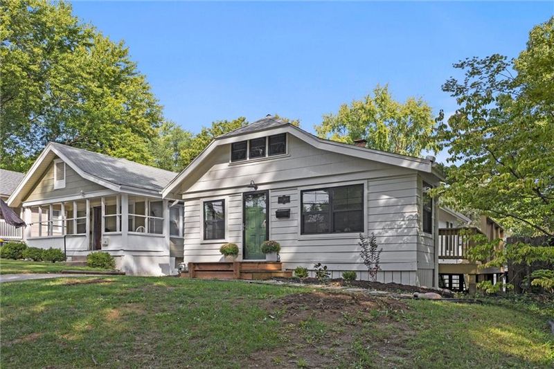 16 E 73rd St, Kansas City, MO 64114