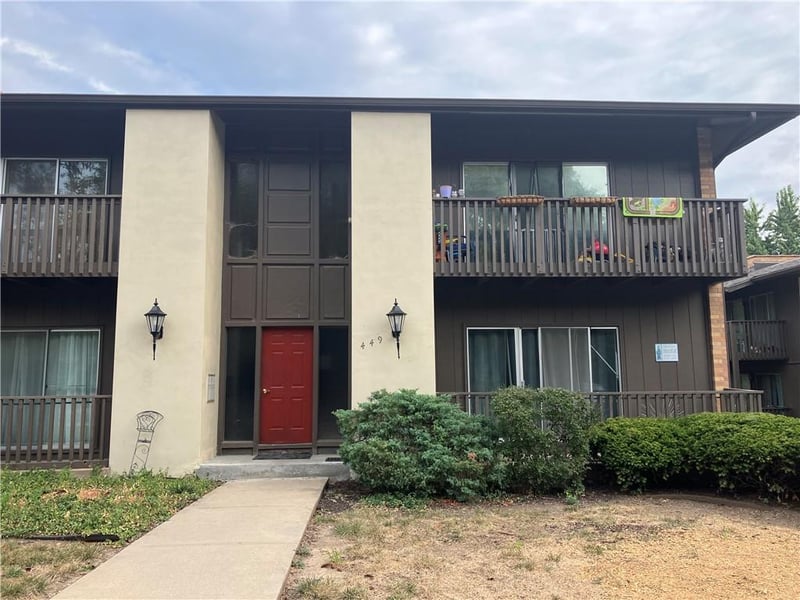 449 W 104th St #E, Kansas City, MO 64114