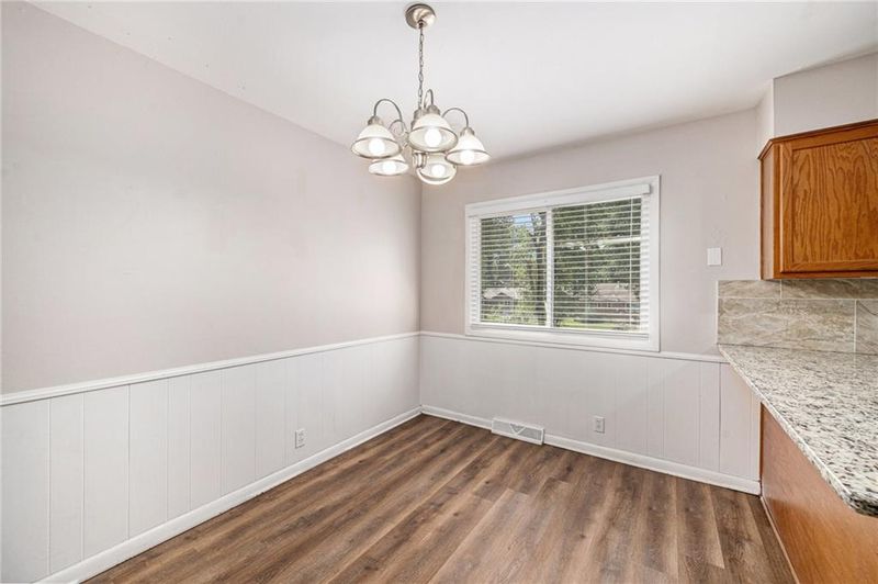 9406 Kessler Ln, Overland Park, KS 66212