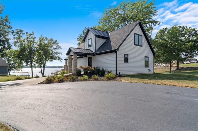 102 Angler Point, Gallatin, MO 64640