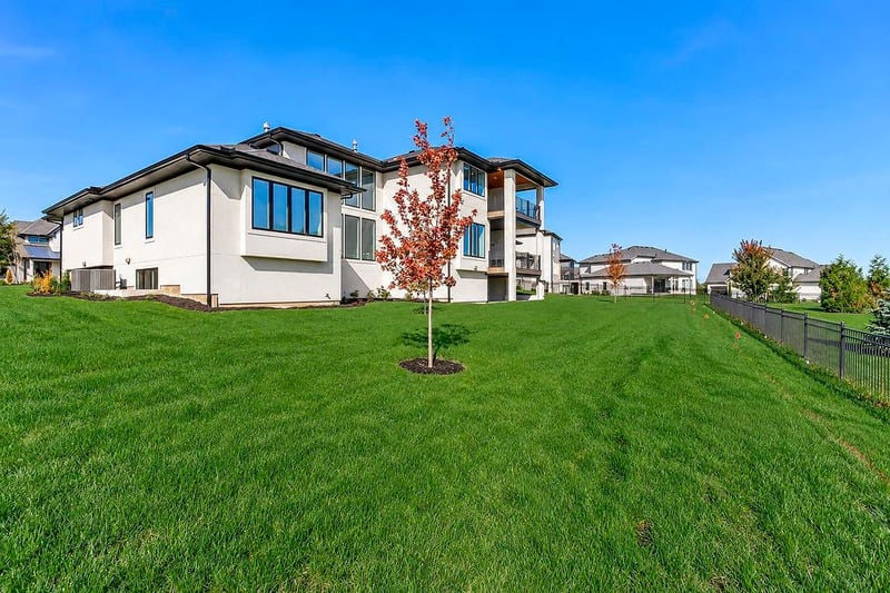 17325 Larsen St W, Overland Park, KS 66221