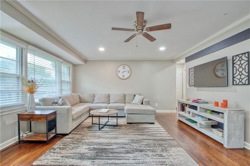 7544 Summit St, Kansas City, MO 64114