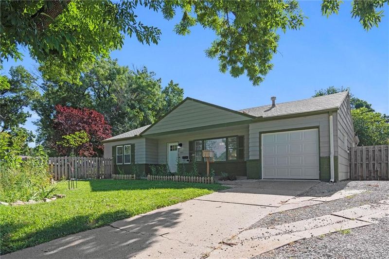 601 E 81st Ter, Kansas City, MO 64131