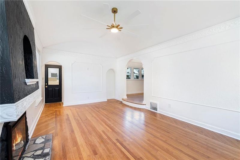 2321 E Meyer Blvd, Kansas City, MO 64132