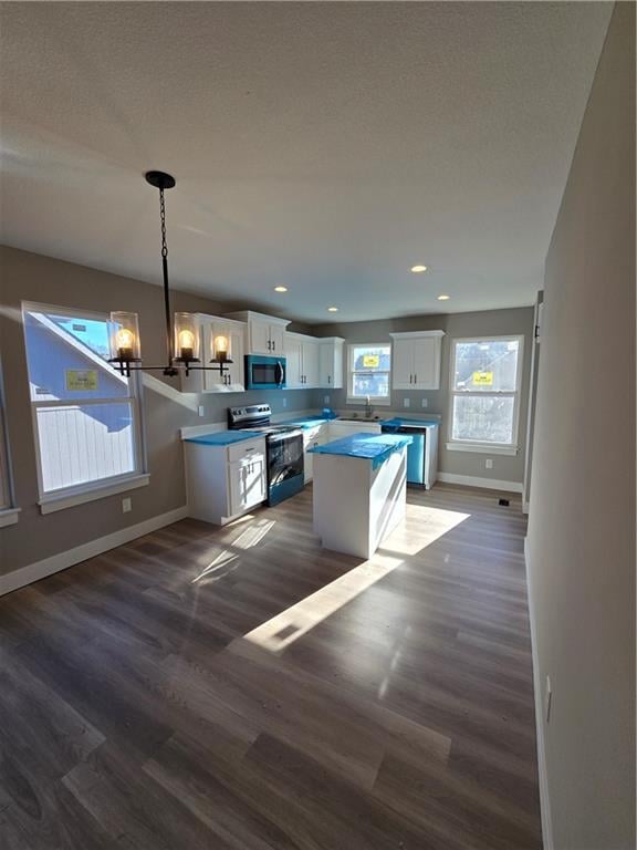 513 W Smith St, Spring Hill, KS 66083