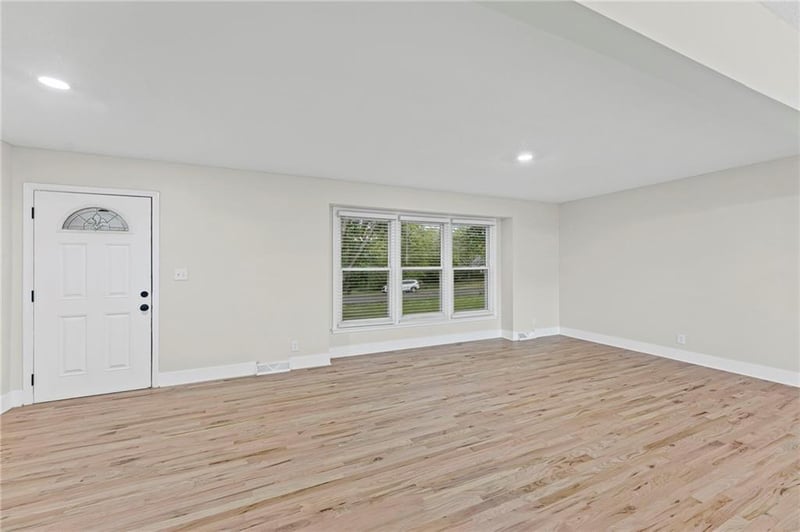 10515 W 170th Ter, Overland Park, KS 66221
