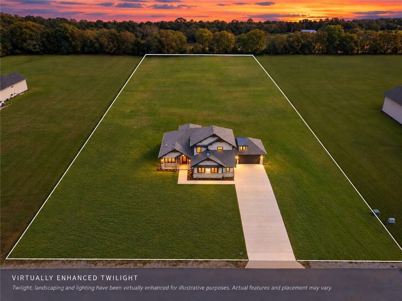 13507 Woodland Ranch Dr, Lee's Summit, MO 64086