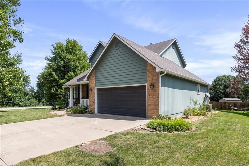1301 S Redbud St, Ottawa, KS 66067