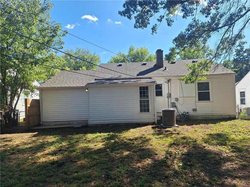 1004 NE 44th Ter, Kansas City, MO 64116