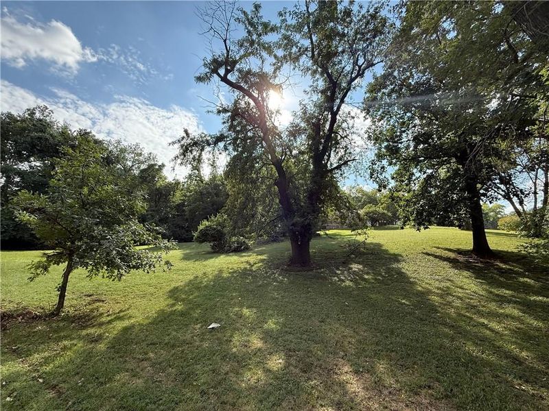 1021 NE Vivion Rd, Kansas City, MO 64118