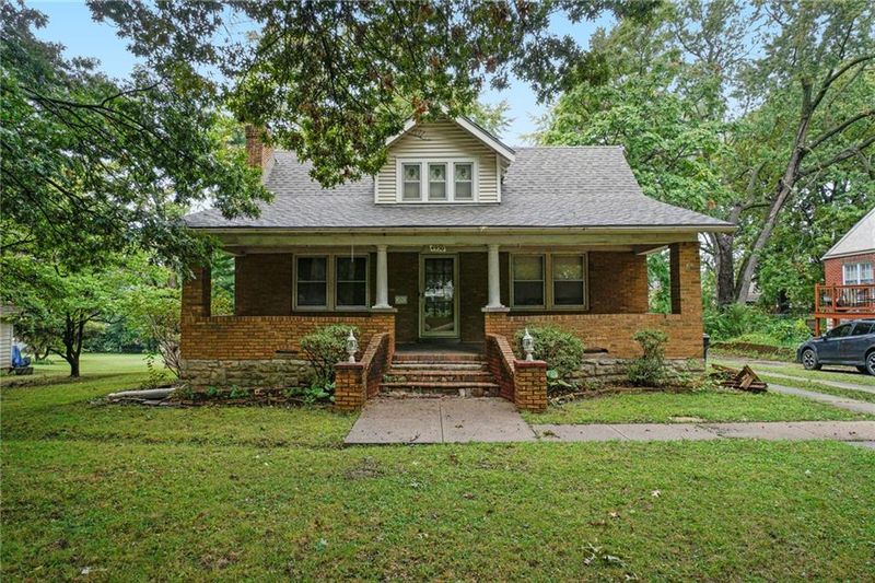 4950 E Blue Ridge Blvd, Kansas City, MO 64133