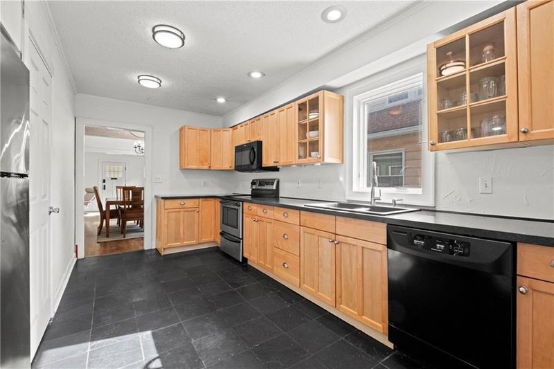 603 E 62nd St, Kansas City, MO 64110