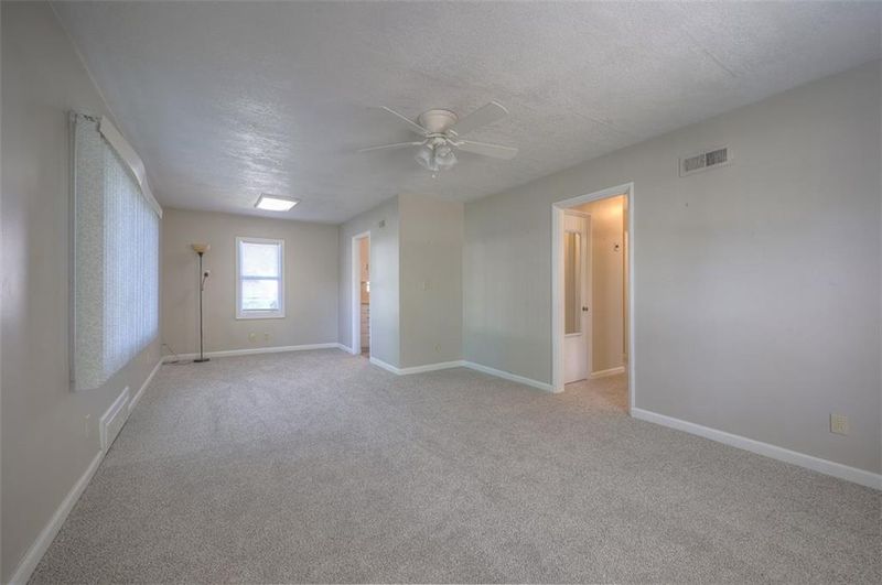 6923 Beverly St, Overland Park, KS 66204