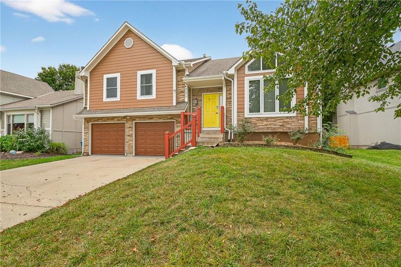 21217 W 55th Ter, Shawnee, KS 66218