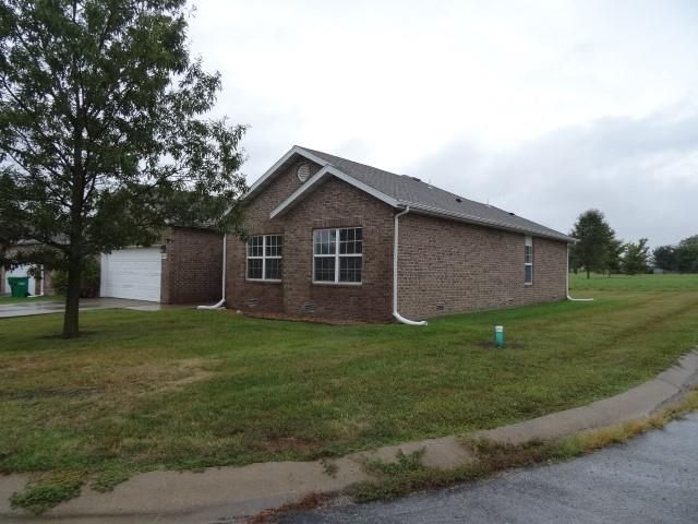 800 Birch St, Butler, MO 64730
