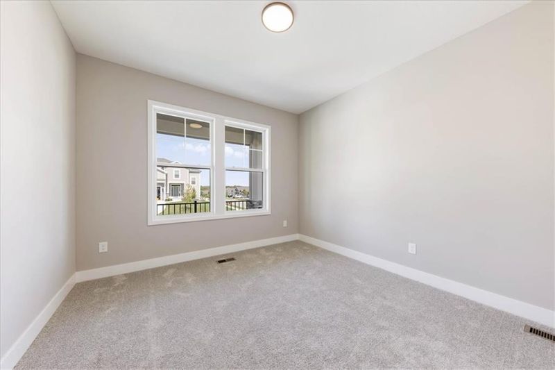 31401 W 85th Ter, De Soto, KS 66018
