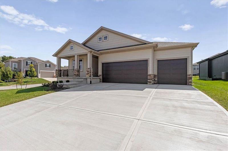 31401 W 85th Ter, De Soto, KS 66018